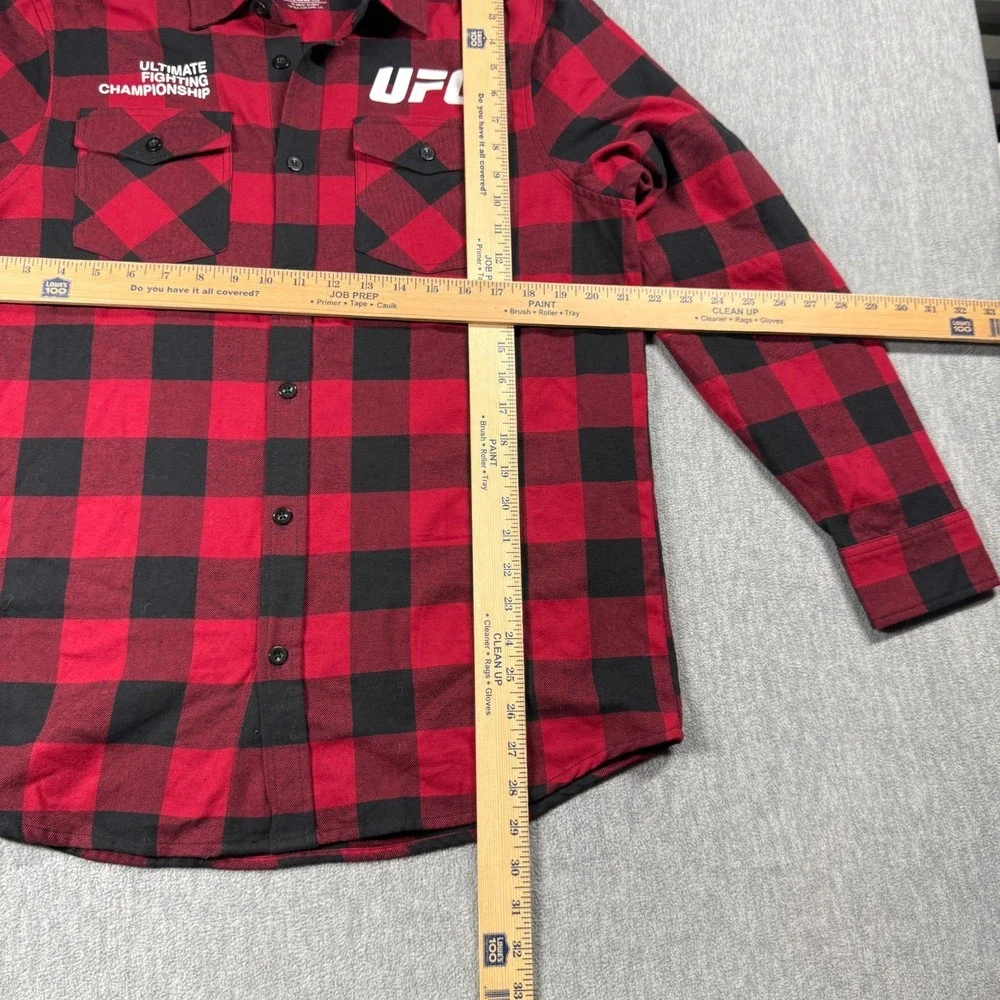 UFC Button Up Shirt Mens Medium Red Black Plaid Seattle Washington Event Flannel